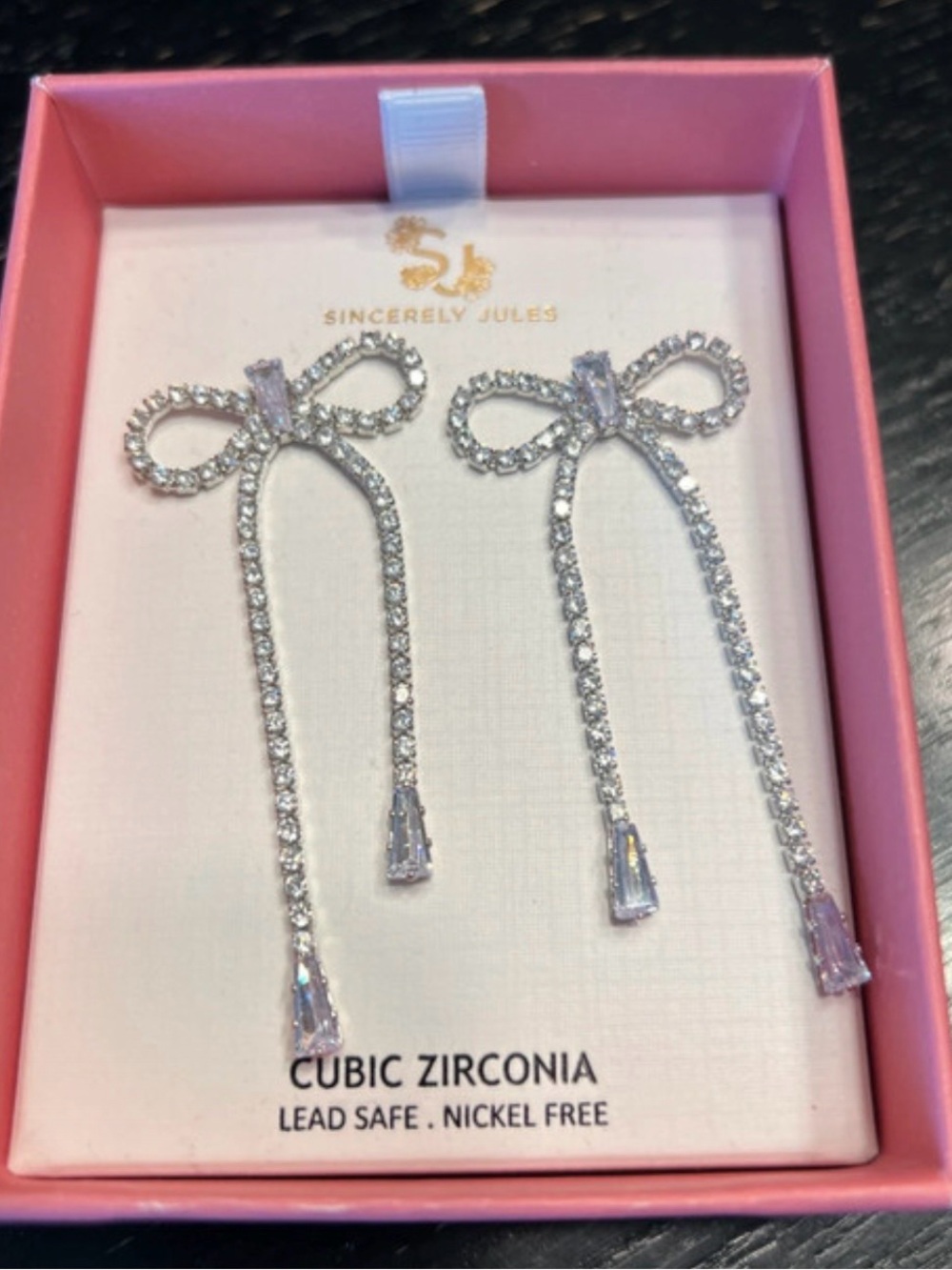 SINCERELY JULES FOR BANDIER
• JEWELLERY
Women • Excellent condition